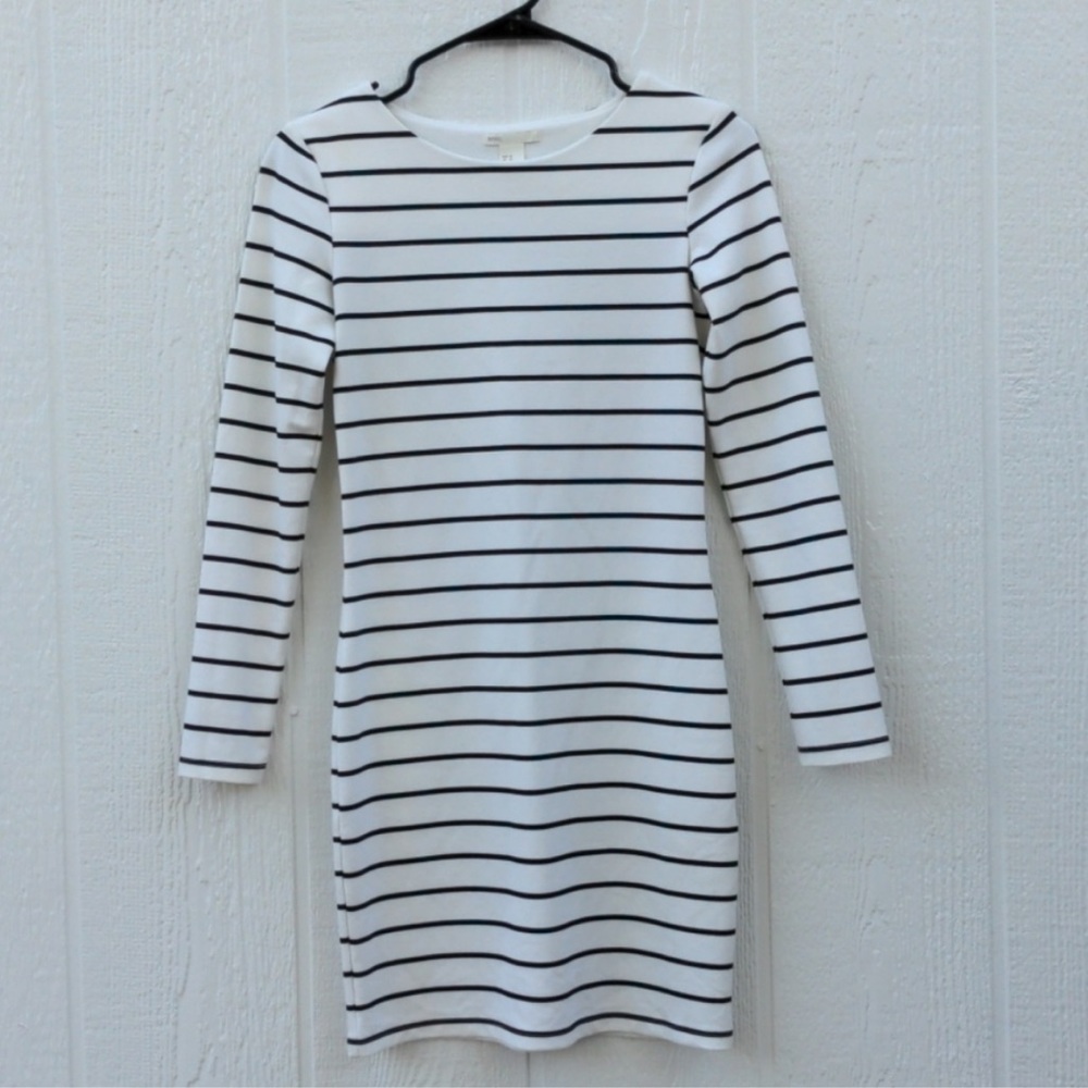 H&M Classic Black and White dress (XS)